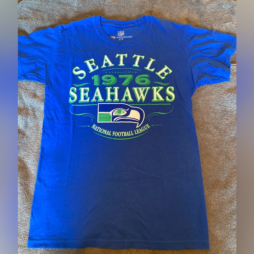 Seattle NFL graphic tee .